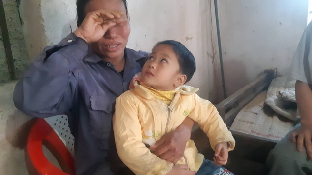 Tết cận kề, rớt nước mắt với nỗi éo le của người phụ nữ bị “trời đày” - 6 Tết cận kề, rớt nước mắt với nỗi éo le của người phụ nữ bị “trời đày” - 6