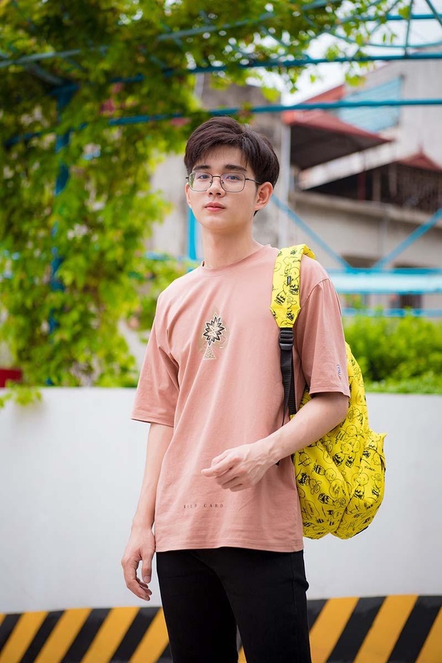 Nam sinh mặc đồng phục thể dục đẹp trai như tài tử điện ảnh - 3 Nam sinh mặc đồng phục thể dục đẹp trai như tài tử điện ảnh - 3