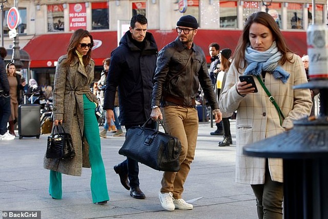 Victoria Beckham sành điệu cùng chồng ra phố - 5 Victoria Beckham sành điệu cùng chồng ra phố - 5