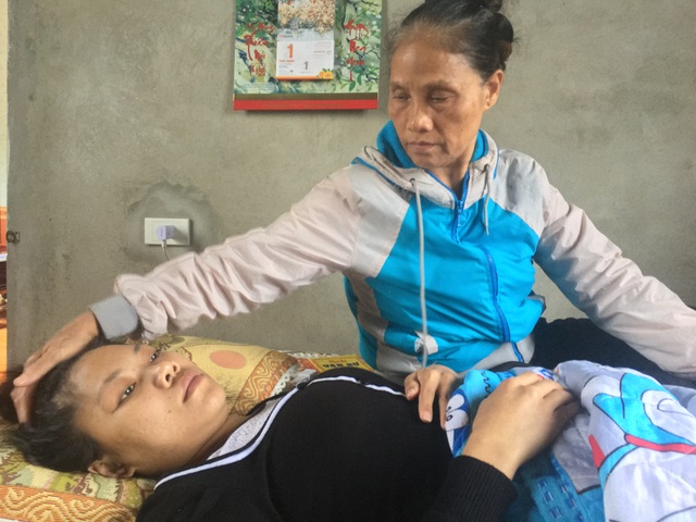 Nhà không có để ở, người mẹ nghèo nghẹn ngào biết lấy gì cứu con? - 1 Nhà không có để ở, người mẹ nghèo nghẹn ngào biết lấy gì cứu con? - 1