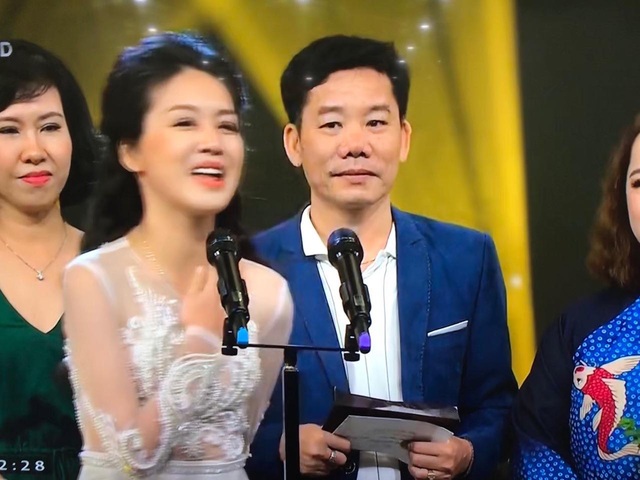 Biên đạo múa Phùng Khải: “Tết chỉ muốn ngủ, nhưng thương mẹ ở quê nên lại chạy về...” - 3 Biên đạo múa Phùng Khải: “Tết chỉ muốn ngủ, nhưng thương mẹ ở quê nên lại chạy về...” - 3