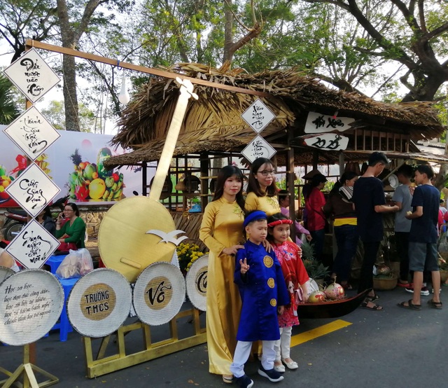 Rộn ràng “Chợ quê ngày Tết” giữa lòng thành phố - 7 Rộn ràng “Chợ quê ngày Tết” giữa lòng thành phố - 7