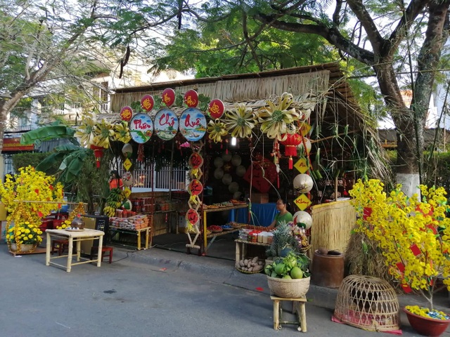 Rộn ràng “Chợ quê ngày Tết” giữa lòng thành phố - 16 Rộn ràng “Chợ quê ngày Tết” giữa lòng thành phố - 16