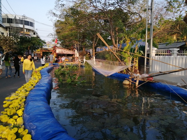 Rộn ràng “Chợ quê ngày Tết” giữa lòng thành phố - 2 Rộn ràng “Chợ quê ngày Tết” giữa lòng thành phố - 2