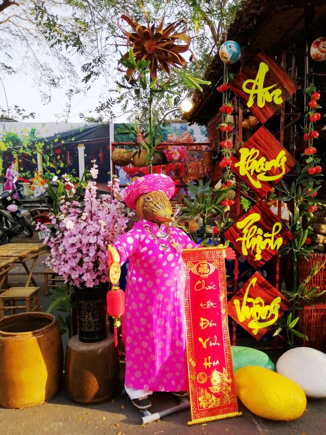 Rộn ràng “Chợ quê ngày Tết” giữa lòng thành phố - 5 Rộn ràng “Chợ quê ngày Tết” giữa lòng thành phố - 5
