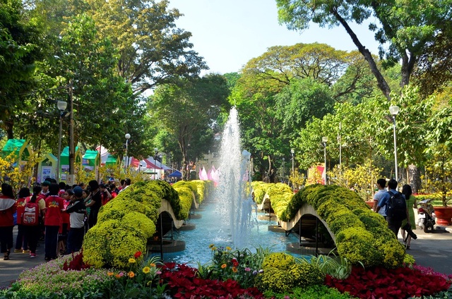 Thưởng ngoạn Hội hoa Xuân và đường hoa Nguyễn Huệ, gửi xe ở đâu? - 1 Thưởng ngoạn Hội hoa Xuân và đường hoa Nguyễn Huệ, gửi xe ở đâu? - 1
