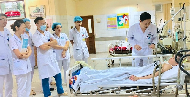 Tết đoàn viên của cậu thiếu niên tỉnh dậy sau 2 năm sống thực vật - 3 Tết đoàn viên của cậu thiếu niên tỉnh dậy sau 2 năm sống thực vật - 3