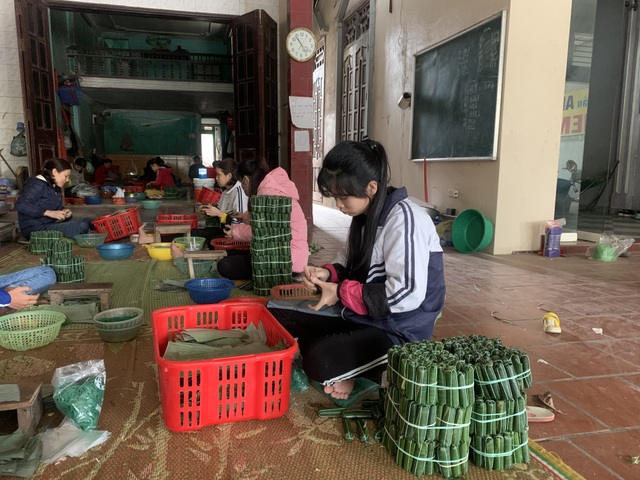 Phố làm nem chua “chạy nước rút” ngày cuối năm - 7 Phố làm nem chua “chạy nước rút” ngày cuối năm - 7