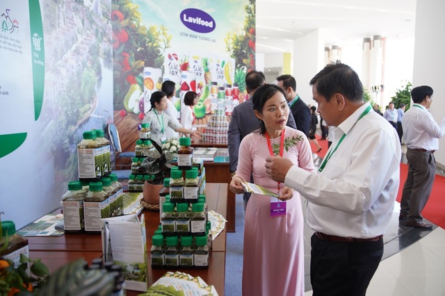 Từ chuyện Lạc Long Quân, Âu Cơ, nghĩ về kinh tế biển Trà Vinh - 3 Từ chuyện Lạc Long Quân, Âu Cơ, nghĩ về kinh tế biển Trà Vinh - 3