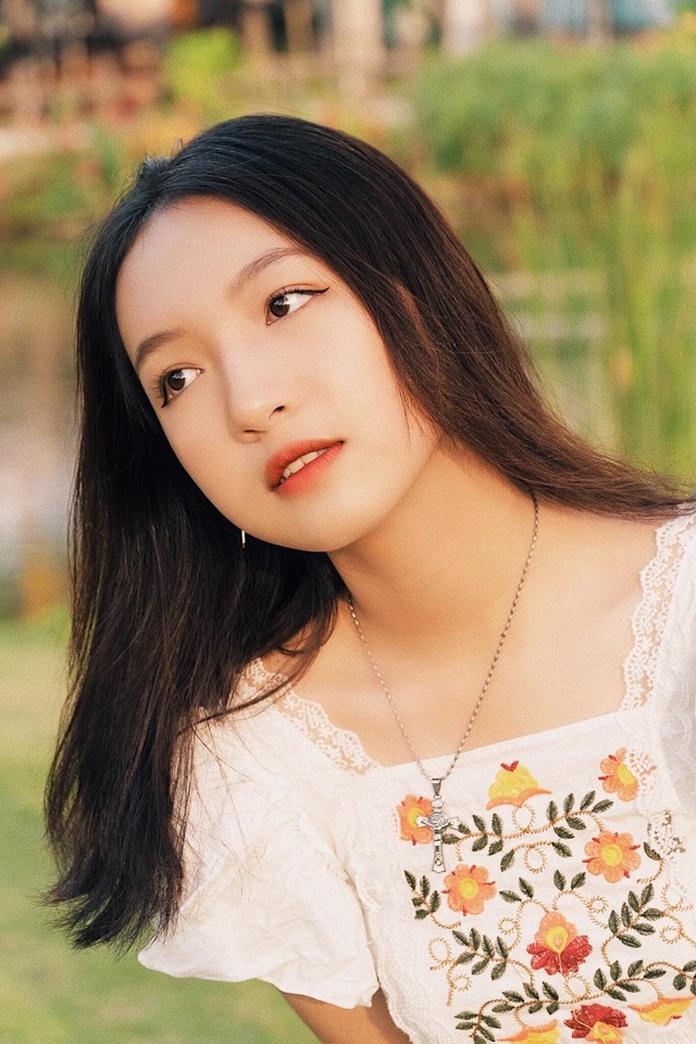 Nữ sinh Cần Thơ nổi tiếng nhờ chiếc mũi thẳng tắp - 5 Nữ sinh Cần Thơ nổi tiếng nhờ chiếc mũi thẳng tắp - 5