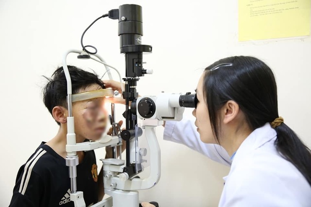 Chế tạo pháo, một học sinh suýt mù mắt - 1 Chế tạo pháo, một học sinh suýt mù mắt - 1