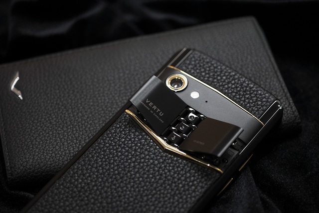 Vertu – Sự trở lại của một biểu tượng xa xỉ - 5 Vertu – Sự trở lại của một biểu tượng xa xỉ - 5
