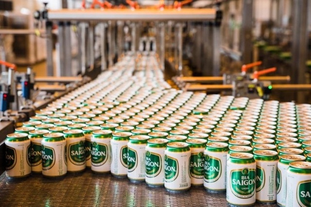 Bloomberg: Áp dụng luật bia rượu mới, doanh số bán bia tại Việt Nam tụt giảm thê thảm - 2 Bloomberg: Áp dụng luật bia rượu mới, doanh số bán bia tại Việt Nam tụt giảm thê thảm - 2