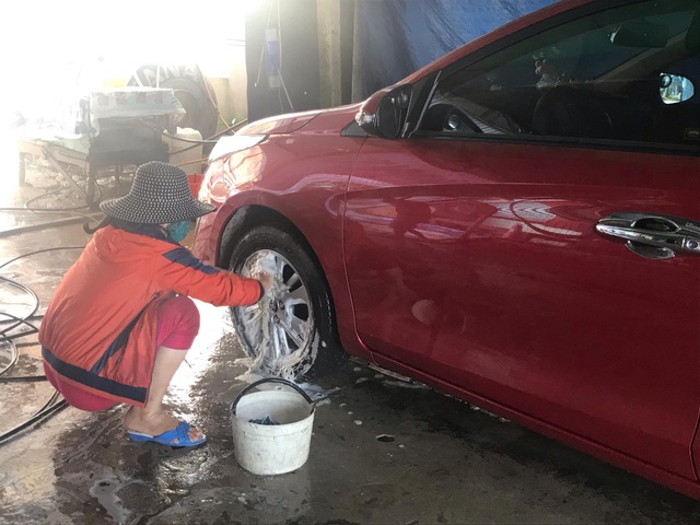 Quảng Trị: Nghề rửa xe kiếm bộn tiền ngày cận Tết - 4 Quảng Trị: Nghề rửa xe kiếm bộn tiền ngày cận Tết - 4