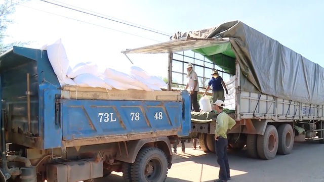 Quảng Bình phân bổ hơn 800 tấn gạo cho người dân ăn Tết - 1