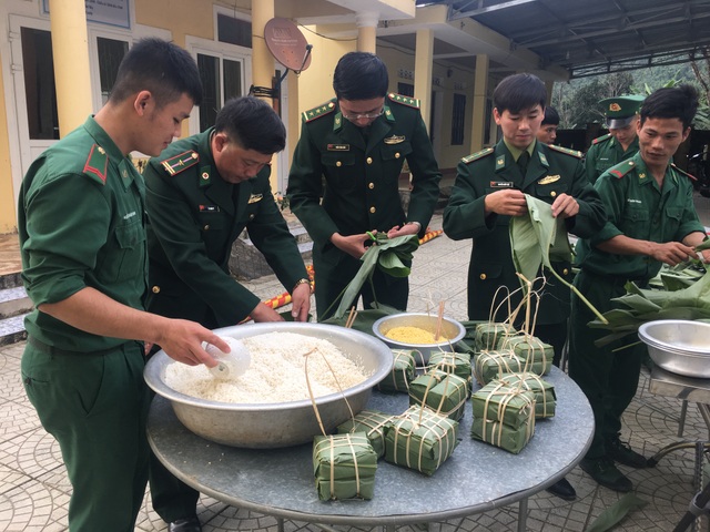 Tết sớm nơi biên giới của những người lính mang quân hàm xanh - 1 Tết sớm nơi biên giới của những người lính mang quân hàm xanh - 1