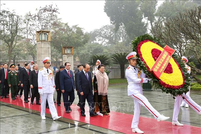 Lãnh đạo Đảng, Nhà nước vào Lăng viếng Chủ tịch Hồ Chí Minh nhân dịp Tết Canh Tý - Ảnh minh hoạ 3