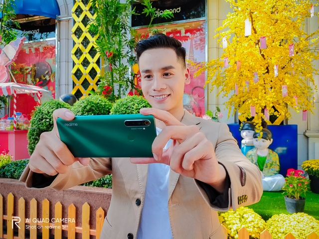 Nam vương Cao Xuân Tài gợi ý phong cách lịch lãm đón Tết - 4 Nam vương Cao Xuân Tài gợi ý phong cách lịch lãm đón Tết - 4