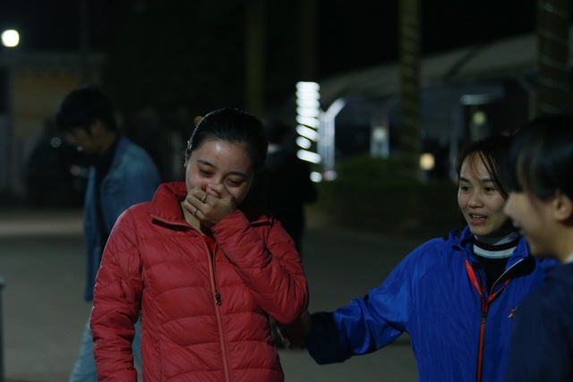 Thưởng tết khủng lúc 3 giờ sáng, hàng nghìn công nhân háo hức xuyên đêm - 12 Thưởng tết khủng lúc 3 giờ sáng, hàng nghìn công nhân háo hức xuyên đêm - 12