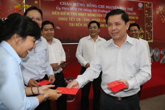 Bộ trưởng GTVT: Phải lập khu vực làm thủ tục riêng cho du khách Trung Quốc - 2 Bộ trưởng GTVT: Phải lập khu vực làm thủ tục riêng cho du khách Trung Quốc - 2