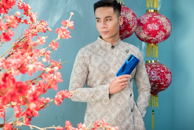 Cao Xuân Tài cùng các Nam vương, Hoa hậu xuống phố ngày Xuân - 7 Cao Xuân Tài cùng các Nam vương, Hoa hậu xuống phố ngày Xuân - 7