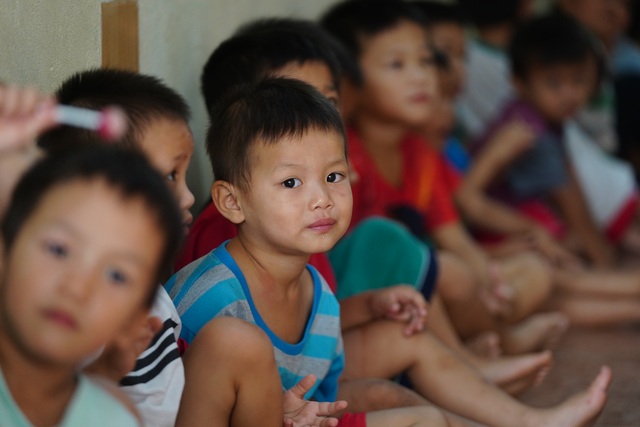 Báo Dân trí tiếp tục mang Tết đến với những đứa trẻ bị bỏ rơi tại chùa Hồng Quang - 1 Báo Dân trí tiếp tục mang Tết đến với những đứa trẻ bị bỏ rơi tại chùa Hồng Quang - 1
