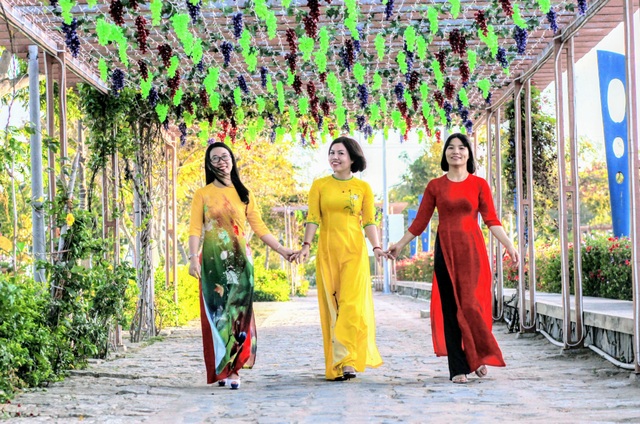 Không để “tết ăn mình”, người dân nô nức trẩy hội trước giao thừa - 1 Không để “tết ăn mình”, người dân nô nức trẩy hội trước giao thừa - 1