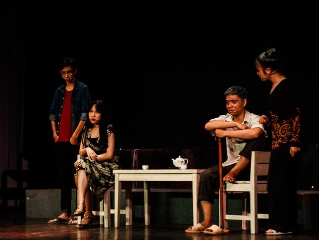 Nữ sinh 17 tuổi gây sửng sốt khi chọn lối đi... cải lương - 6 Nữ sinh 17 tuổi gây sửng sốt khi chọn lối đi... cải lương - 6