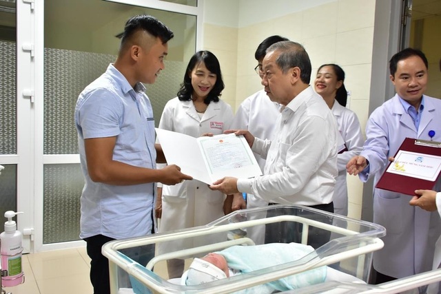 Ngắm những cô cậu chuột vàng chào đời trong thời khắc giao thừa - 12 Ngắm những cô cậu chuột vàng chào đời trong thời khắc giao thừa - 12