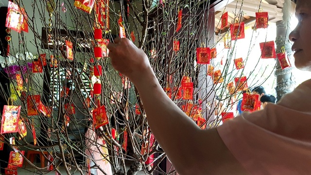 Đi chùa xin xăm, viết lời chúc cầu nguyện đầu năm mới - 8 Đi chùa xin xăm, viết lời chúc cầu nguyện đầu năm mới - 8