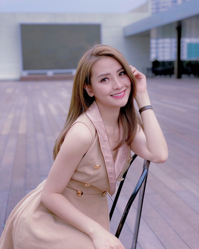 MC Huyền Trang “Mù Tạt” VTV: “Chị em tôi “đau đầu chóng mặt” vì bị giục lấy chồng” - 6 MC Huyền Trang “Mù Tạt” VTV: “Chị em tôi “đau đầu chóng mặt” vì bị giục lấy chồng” - 6