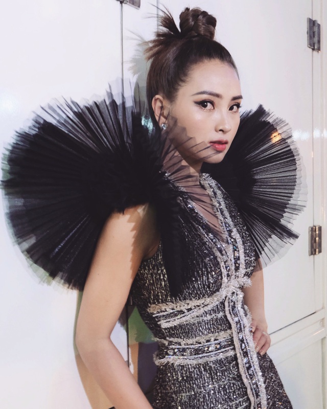 MC Huyền Trang “Mù Tạt” VTV: “Chị em tôi “đau đầu chóng mặt” vì bị giục lấy chồng” - 7 MC Huyền Trang “Mù Tạt” VTV: “Chị em tôi “đau đầu chóng mặt” vì bị giục lấy chồng” - 7