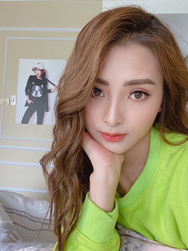 MC Huyền Trang “Mù Tạt” VTV: “Chị em tôi “đau đầu chóng mặt” vì bị giục lấy chồng” - 5 MC Huyền Trang “Mù Tạt” VTV: “Chị em tôi “đau đầu chóng mặt” vì bị giục lấy chồng” - 5