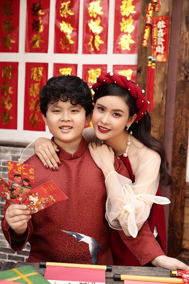 “Mẹ đơn thân” Trương Quỳnh Anh tiết lộ đón Tết như “chạy show” - 2 “Mẹ đơn thân” Trương Quỳnh Anh tiết lộ đón Tết như “chạy show” - 2