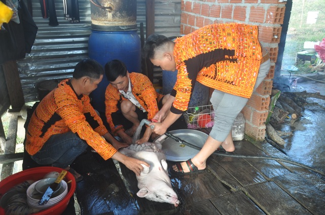 Vươn lên từ “vùng khó”, bà con người Dao vui đón tết trên Cao Nguyên - 3 Vươn lên từ “vùng khó”, bà con người Dao vui đón tết trên Cao Nguyên - 3