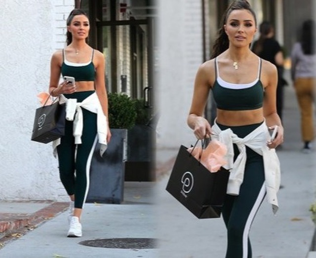 Hoa hậu hoàn vũ Olivia Culpo khoe cơ bụng trên phố - 5 Hoa hậu hoàn vũ Olivia Culpo khoe cơ bụng trên phố - 5