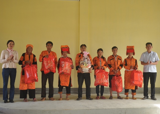Vươn lên từ “vùng khó”, bà con người Dao vui đón tết trên Cao Nguyên - 7 Vươn lên từ “vùng khó”, bà con người Dao vui đón tết trên Cao Nguyên - 7