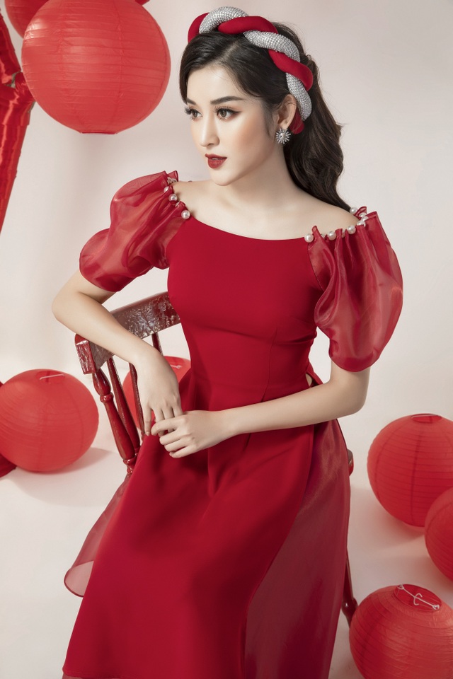 Sau sự cố bị ngất ở sân bay cuối năm, Huyền My tái xuất gợi cảm ngày Tết - 14 Sau sự cố bị ngất ở sân bay cuối năm, Huyền My tái xuất gợi cảm ngày Tết - 14