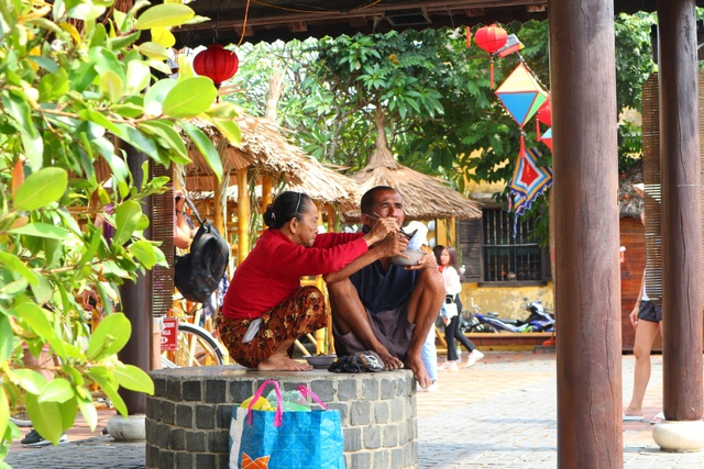 Du khách “xúng xính” check-in Hội An những ngày đầu năm mới - 12 Du khách “xúng xính” check-in Hội An những ngày đầu năm mới - 12