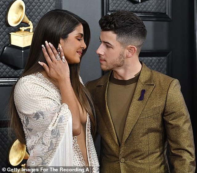 Dàn sao nữ diện váy áo gợi cảm dự lễ trao giải Grammy 2020 - 15 Dàn sao nữ diện váy áo gợi cảm dự lễ trao giải Grammy 2020 - 15