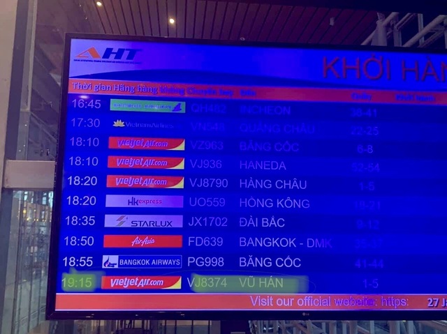 166 du khách đến Đà Nẵng từ Vũ Hán đã khởi hành bay về nước - 2 166 du khách đến Đà Nẵng từ Vũ Hán đã khởi hành bay về nước - 2