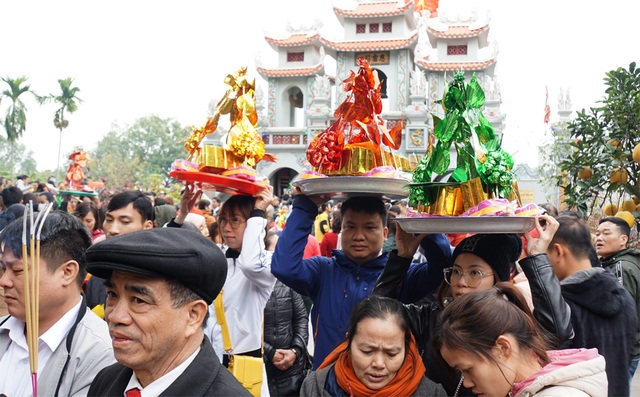 Biển người đổ về xin lộc Bà Chúa Kho ngày mùng 5 Tết - 5 Biển người đổ về xin lộc Bà Chúa Kho ngày mùng 5 Tết - 5