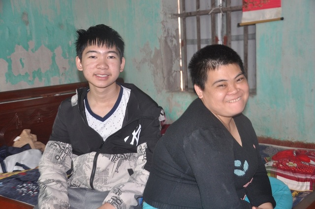 Gặp lại cậu bé mồ côi ngày nào nuôi anh, chị ngớ ngẩn….giờ đã là chàng sinh viên - 5 Gặp lại cậu bé mồ côi ngày nào nuôi anh, chị ngớ ngẩn….giờ đã là chàng sinh viên - 5