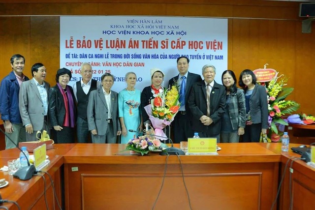 Hành trình từ cô giáo thôn bản thành nữ tiến sĩ người Dao đầu tiên - 2 Hành trình từ cô giáo thôn bản thành nữ tiến sĩ người Dao đầu tiên - 2