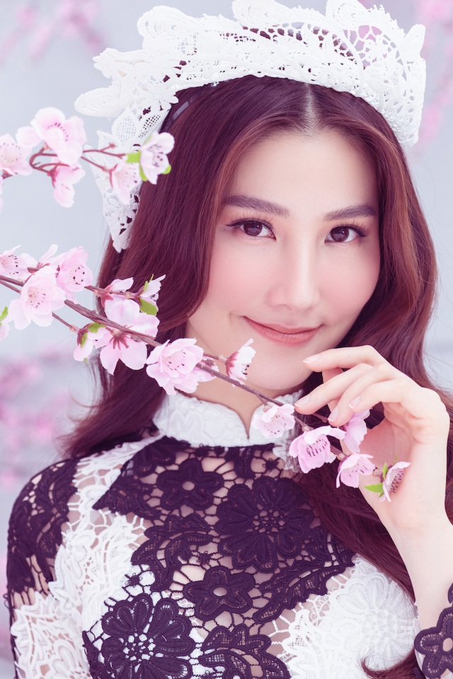 Nhã Phương “trốn” chồng đón tuổi 30 cùng Diễm My 9X - 9 Nhã Phương “trốn” chồng đón tuổi 30 cùng Diễm My 9X - 9