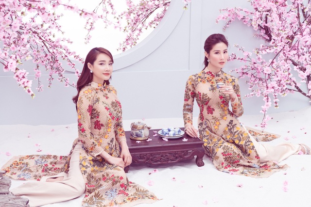 Nhã Phương “trốn” chồng đón tuổi 30 cùng Diễm My 9X - 1 Nhã Phương “trốn” chồng đón tuổi 30 cùng Diễm My 9X - 1