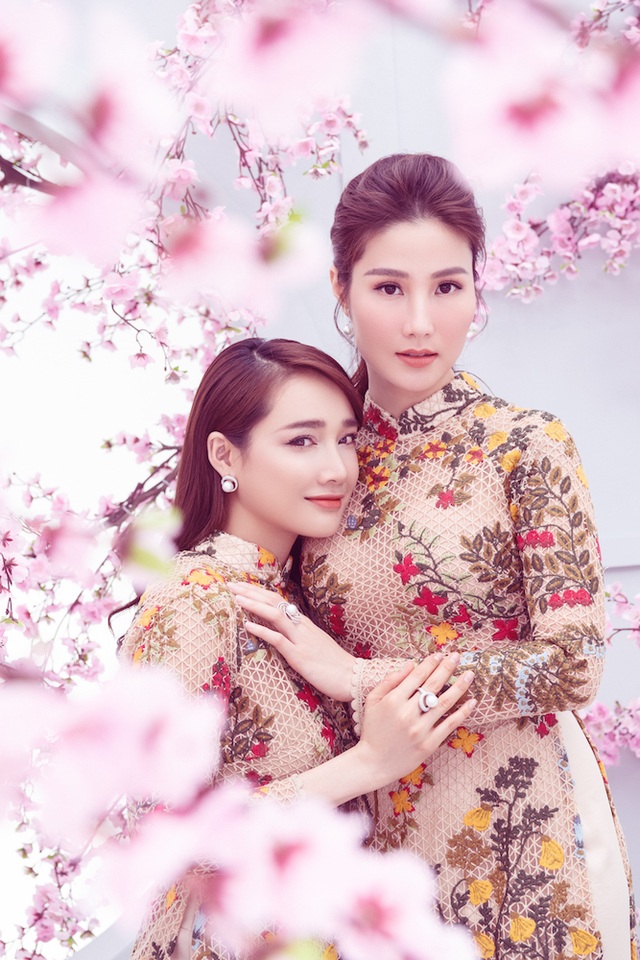 Nhã Phương “trốn” chồng đón tuổi 30 cùng Diễm My 9X - 2 Nhã Phương “trốn” chồng đón tuổi 30 cùng Diễm My 9X - 2