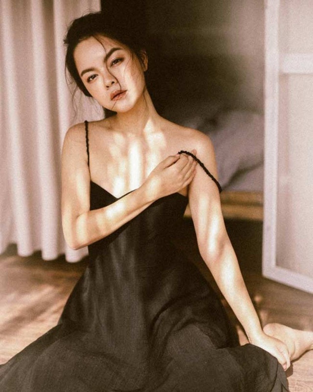 Đường tình khác biệt của hai mỹ nhân tuổi Tý đẹp, giàu - 11 Đường tình khác biệt của hai mỹ nhân tuổi Tý đẹp, giàu - 11