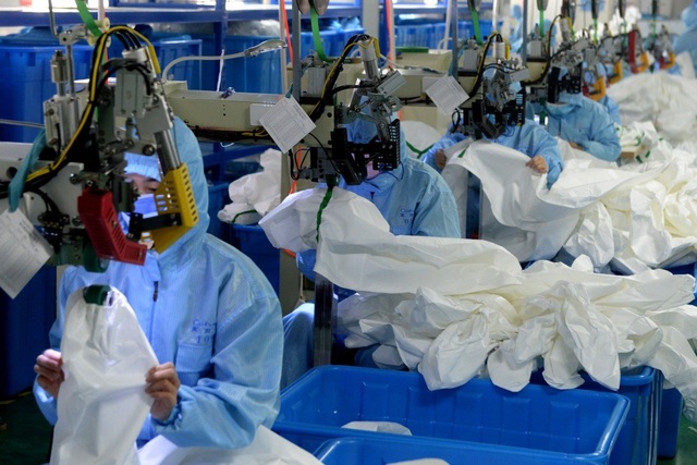 Trung Quốc “khát” khẩu trang, đồ bảo hộ trong đại dịch virus corona