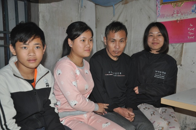 Cô gái mơ có chiếc máy khâu chia sẻ tình cảm bạn đọc dành tặng hoàn cảnh khó khăn - 3 Cô gái mơ có chiếc máy khâu chia sẻ tình cảm bạn đọc dành tặng hoàn cảnh khó khăn - 3